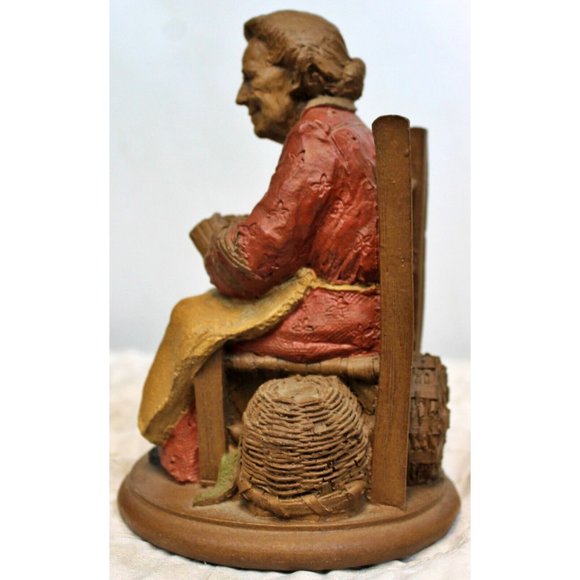 Vtg 1984 Tom Clark Gnome Old Lady Women Mabel in Chair Sculpted Figurine Statue - Picture 3 of 10